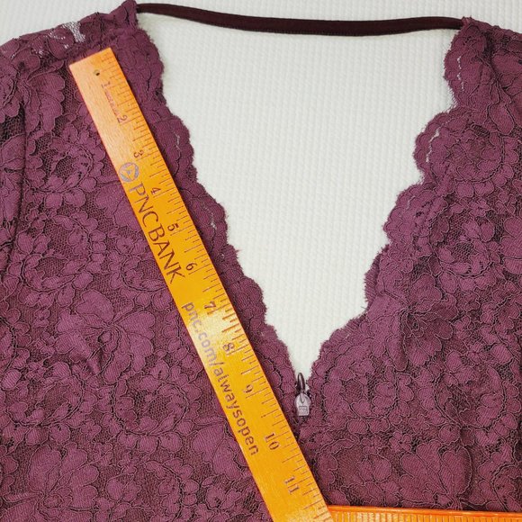 Express Dress Eyelet Lace Women's Small Purple V-Neckline Dark Romantic Vampy - Picture 9 of 15